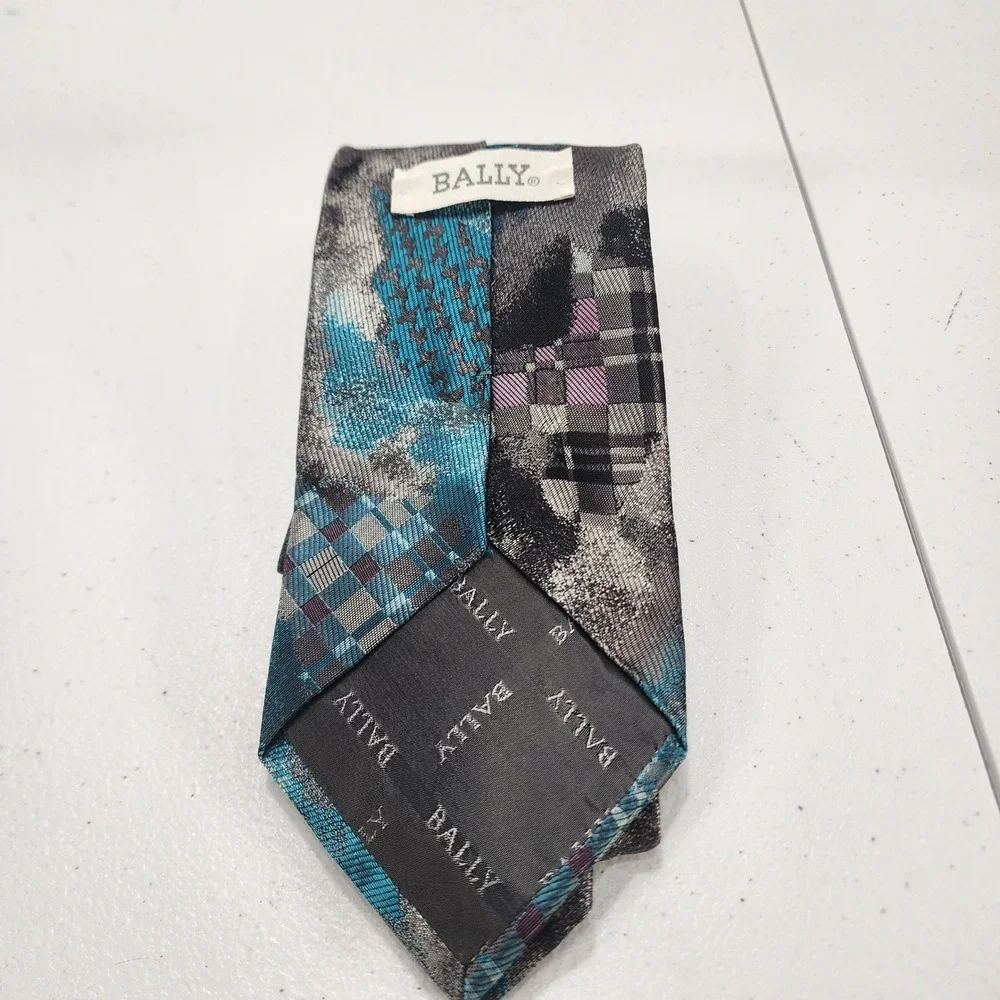 Bally Vintage Silk Tie Made in Italy 58 in Abstract Patchwork Blue Grey Black